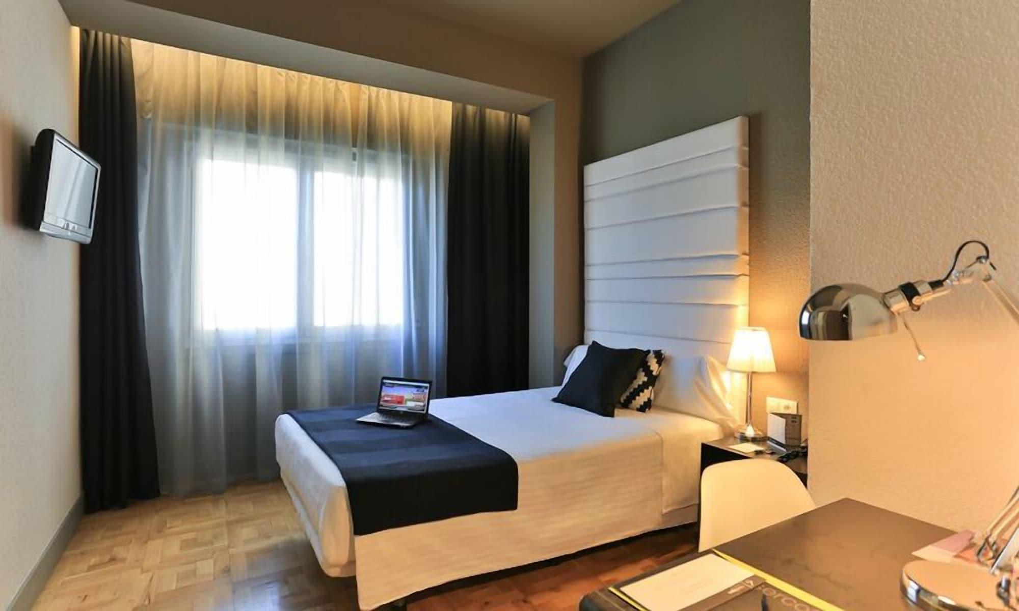 Habitus Hotel Leyre Pamplona Exterior photo
