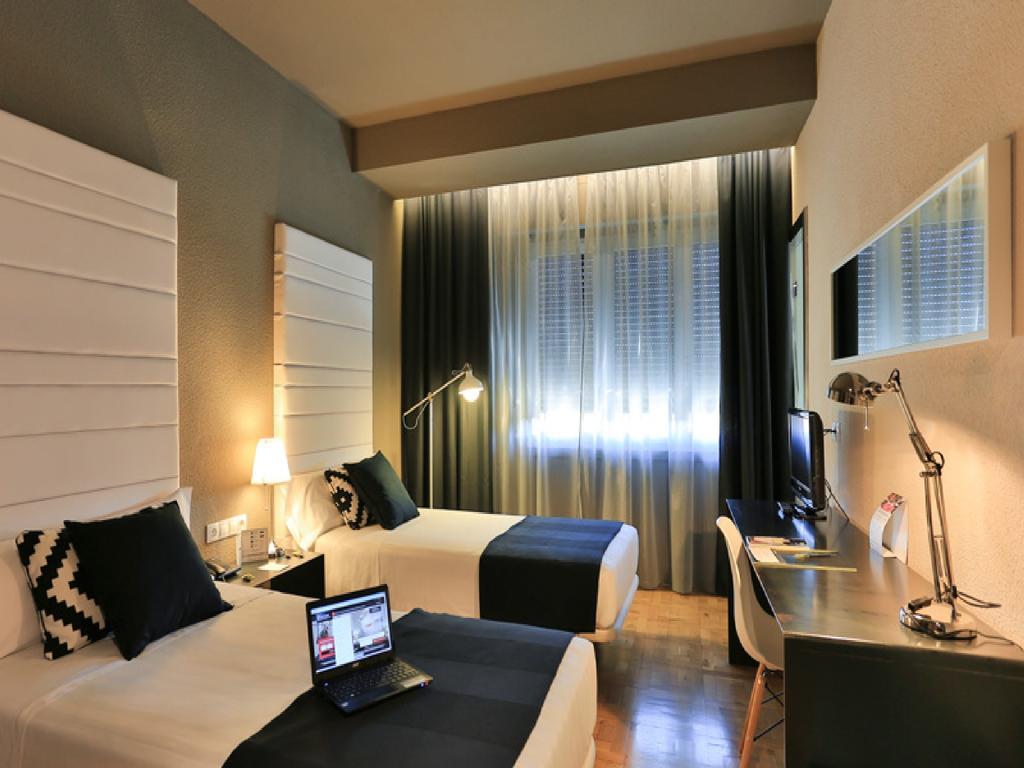 Habitus Hotel Leyre Pamplona Exterior photo